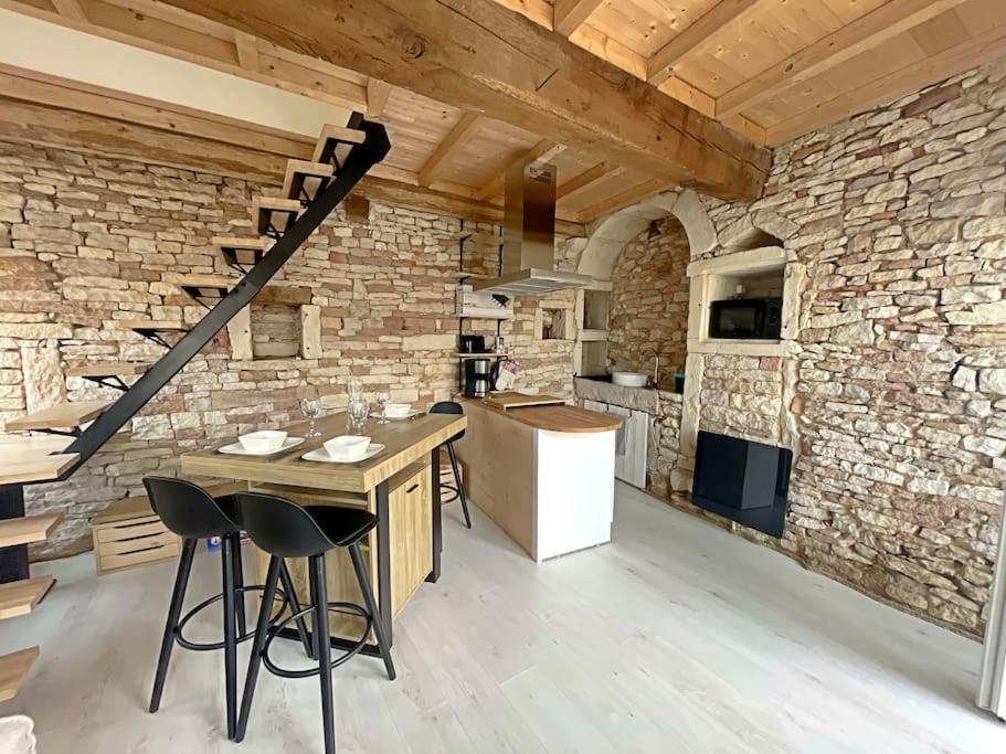 Viré Charmante Maison De Village מראה חיצוני תמונה